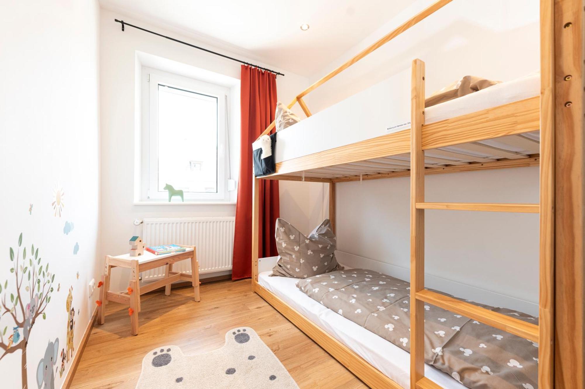 Bunter Hund Apartments - Zentrales Apartment, Parkplatz, Wintergarten, Kinderzimmer Rothenburg ob der Tauber Dış mekan fotoğraf
